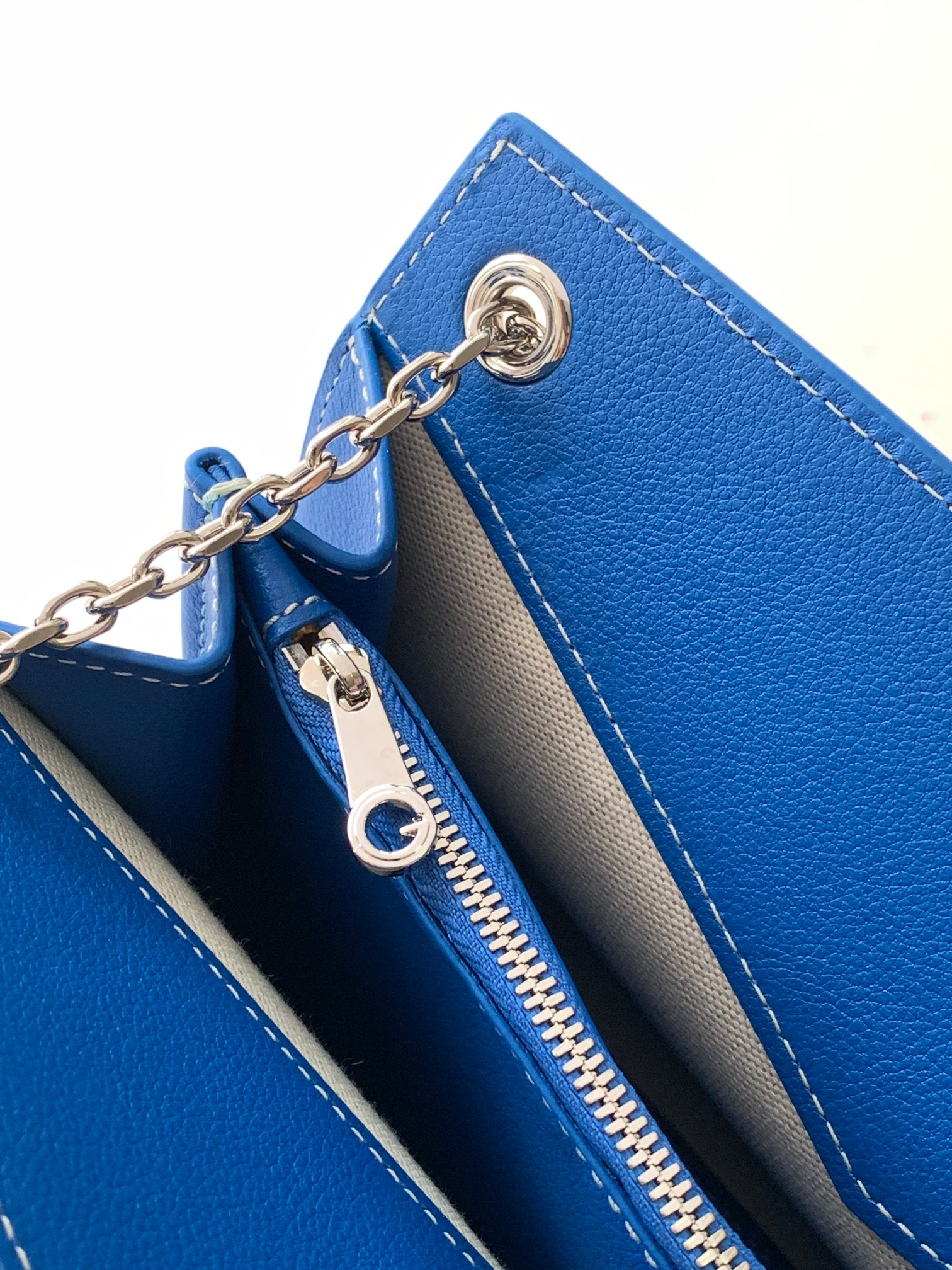 Rouette Structure PM Shoulder Bag In Blue